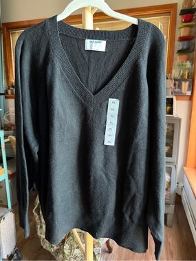 BNWT Old Navy black v-neck long sleeve sweater size XL